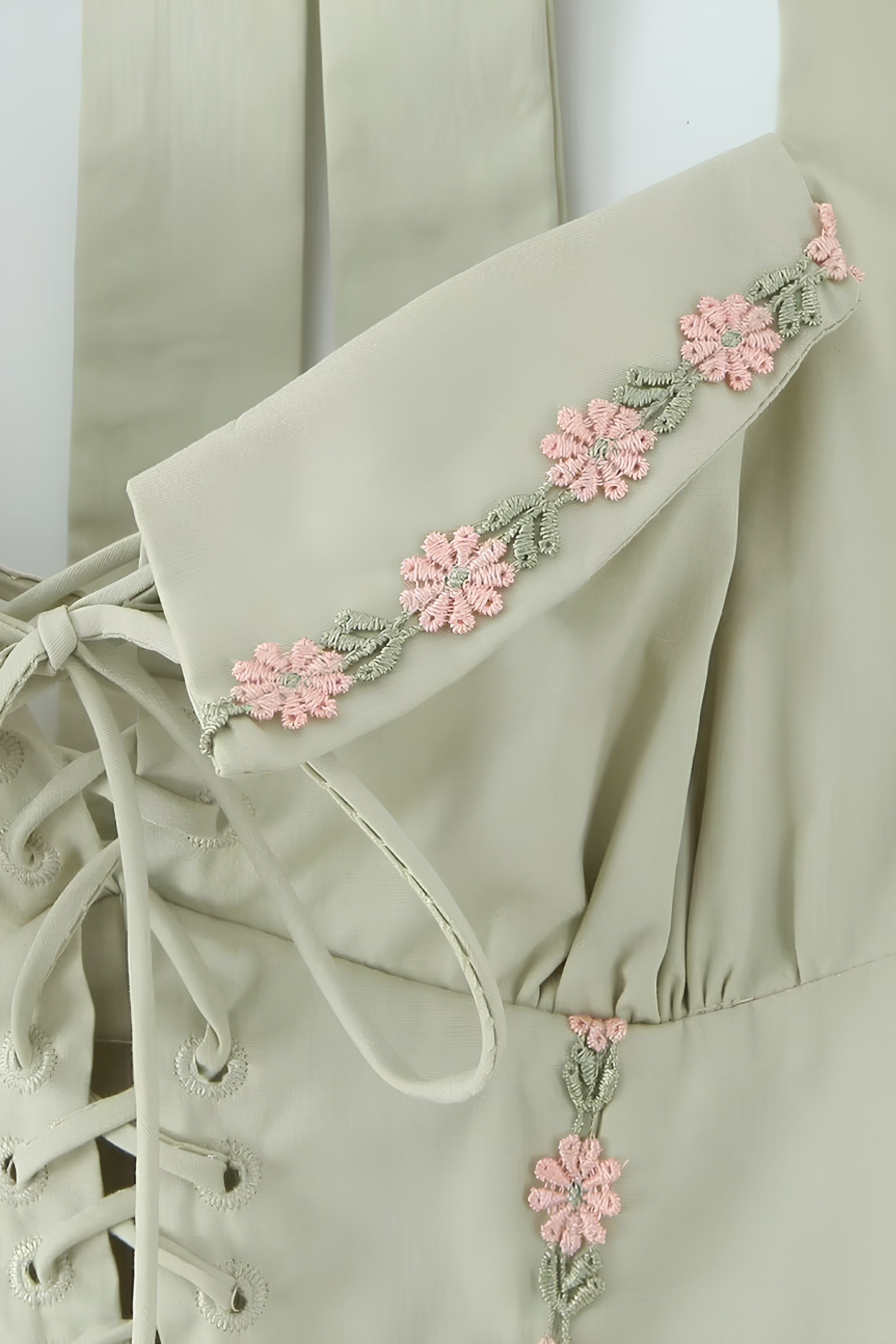 Formendes Kleid Camélia